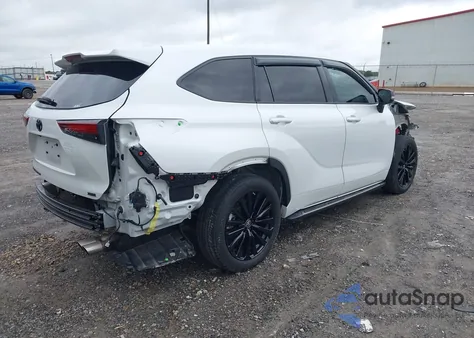 2024 Toyota Highlander Xse from USA, damaged, VIN 5TDKDRAHXRS531481